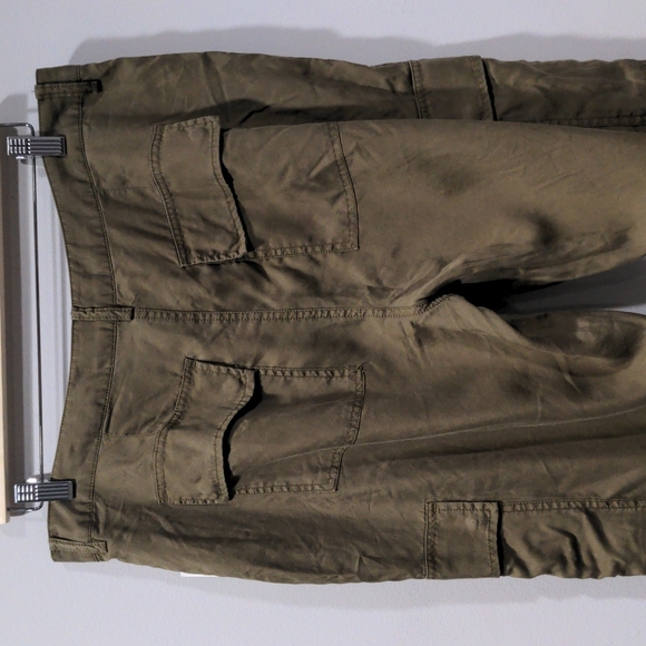 Lauren Ralph Lauren Women's NWT Straight Leg Utility Cargo Pant Olive Size 14P - Picture 9 of 11